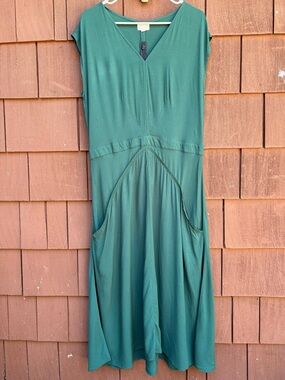 Field Day Green V-Neck Midi Dress with Pockets Xl